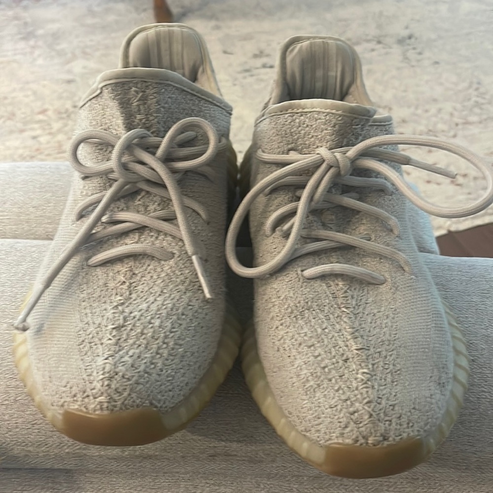 Yeezy size Men’s 8.5